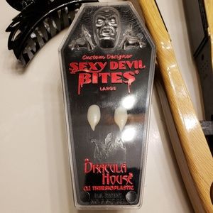 Sexy Devil Bites Vampire teeth